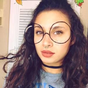 Meet your Posher, Yolanda